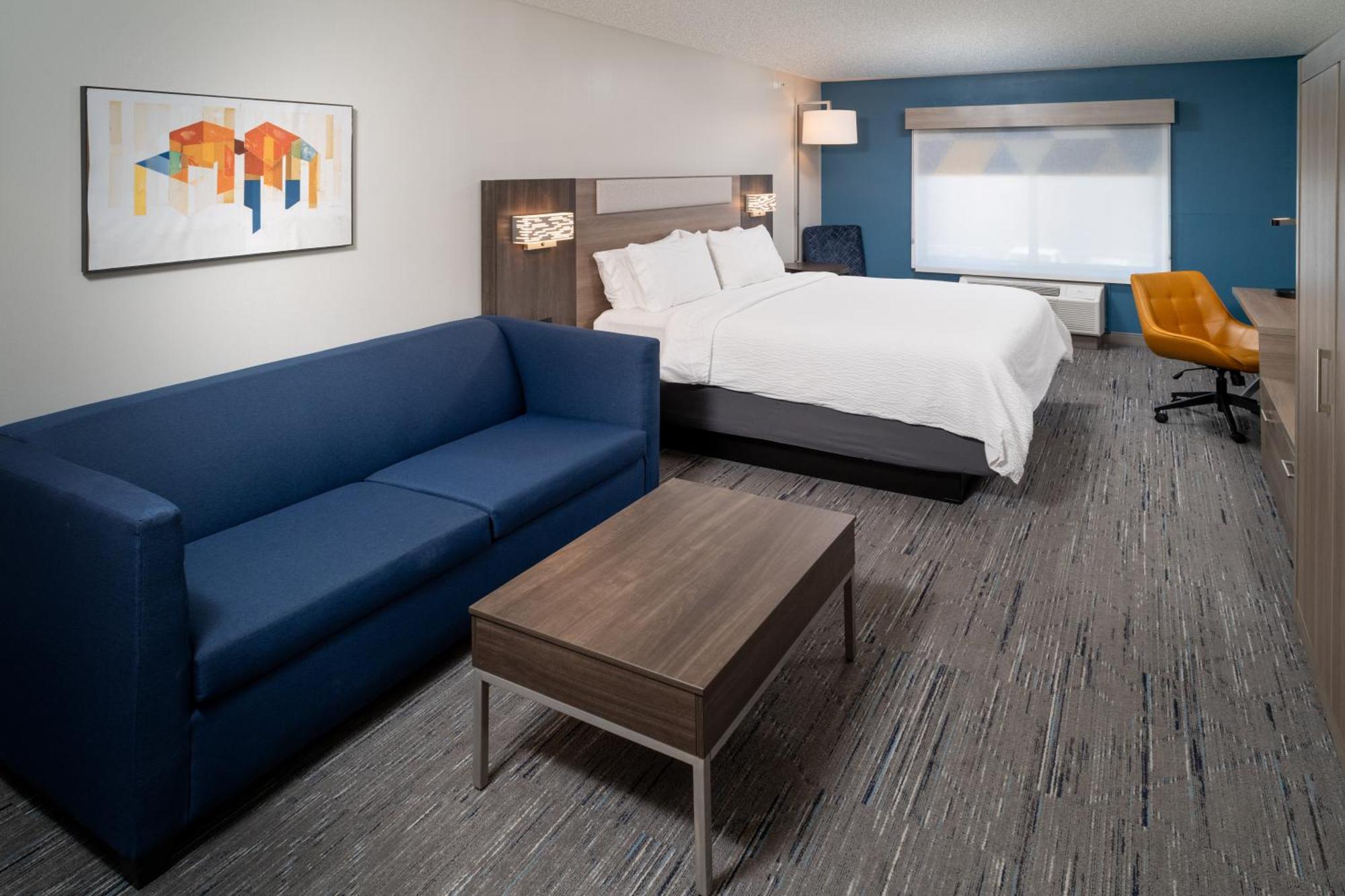 Holiday Inn Express & Suites Fairmont By Ihg Exterior foto