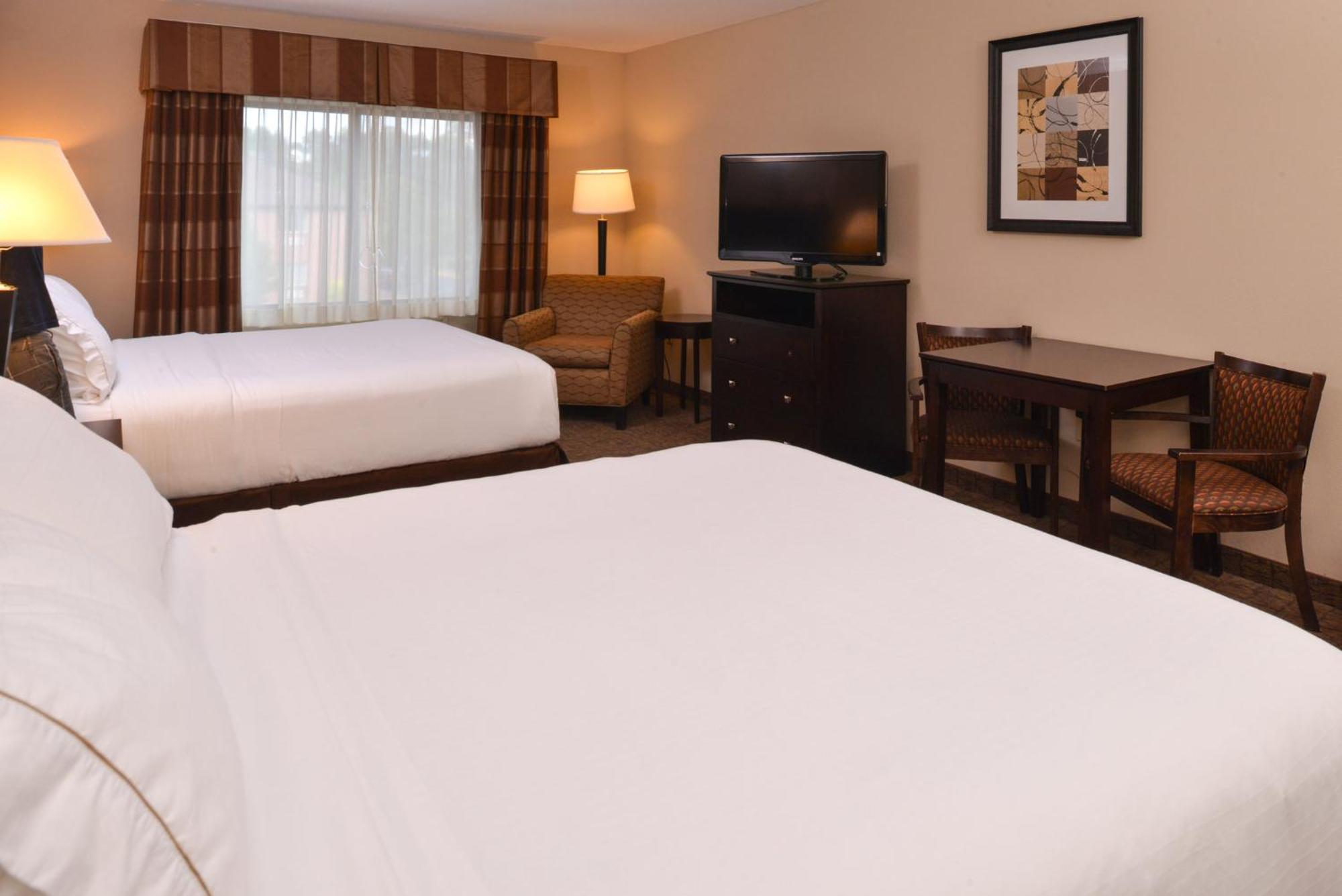 Holiday Inn Express & Suites Fairmont By Ihg Exterior foto