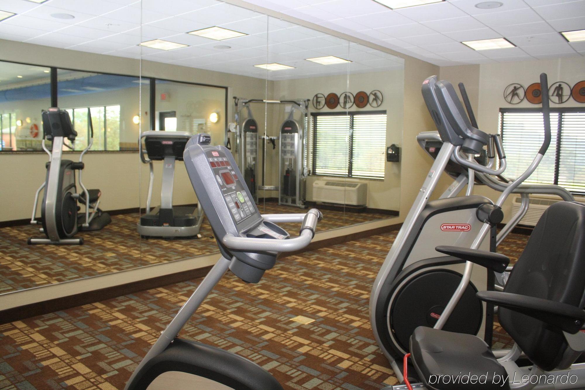 Holiday Inn Express & Suites Fairmont By Ihg Einrichtungen foto